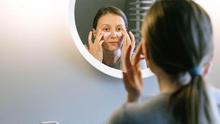 How-To-Remove-The-Wrinkles-Under-The-Eyes.jpg