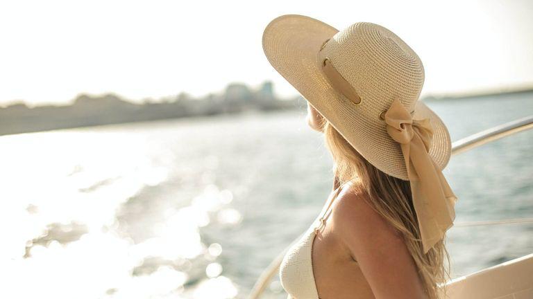 How to apply Sunscreen