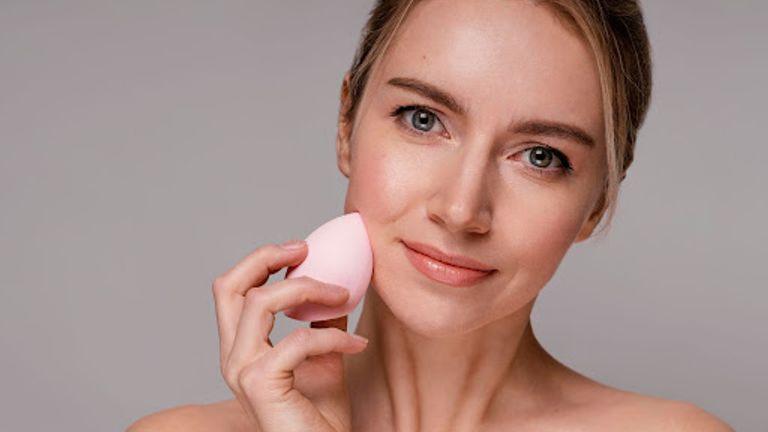 How-to-use-a-beauty-blender.jpg