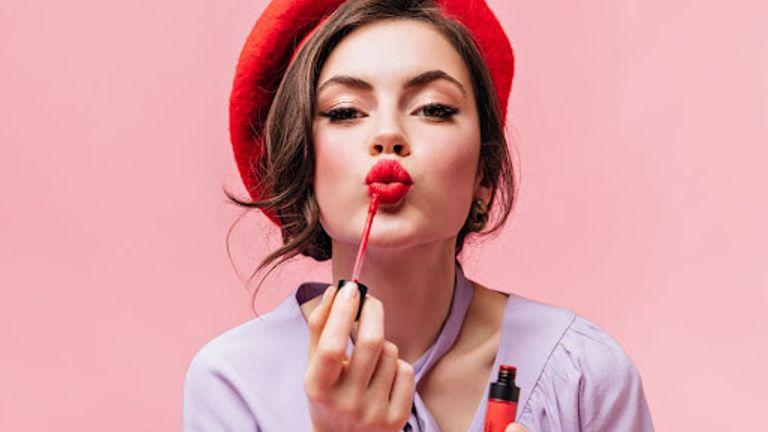 Long-Lasting-Lipsticks.jpg