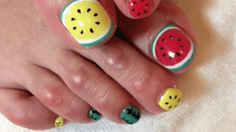 Summer-Toe-Nail-Art-designs.png