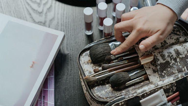 Travel-Makeup-Kit.jpg