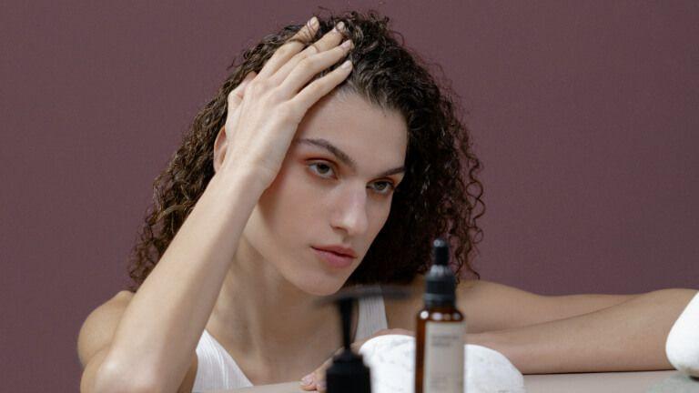 how to apply oil on hair 