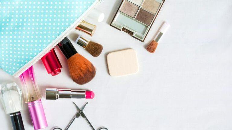 makeup-travel.jpeg