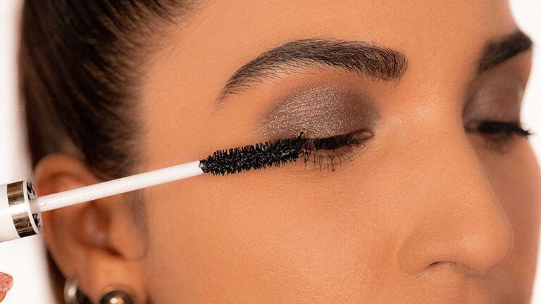 mascara-hacks-and-mistakes-to-avoid-1.jpeg